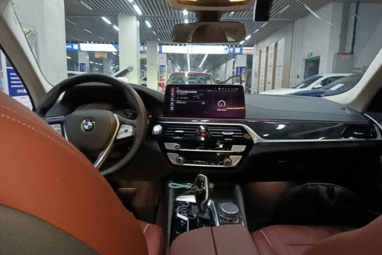 Used BMW 5 Series 2021 525Li Luxury Package Center Console