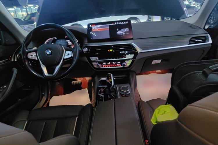 Used BMW 5 Series 2021 Updated 530Li Luxury Package Premium Edition Center Console