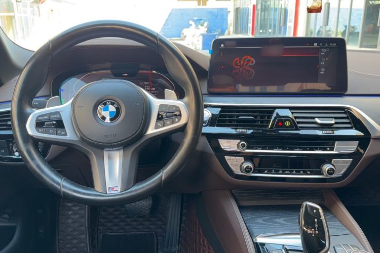 Used BMW 5 Series 2021 530Li Leading Model M Sport Package Center Console