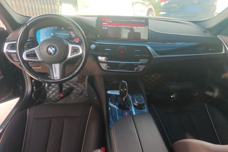 Used BMW 5 Series 2021 Facelifted 525Li M Sport Package Center Console