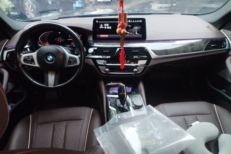 Used BMW 5 Series 2021 Facelifted 525Li M Sport Package Center Console