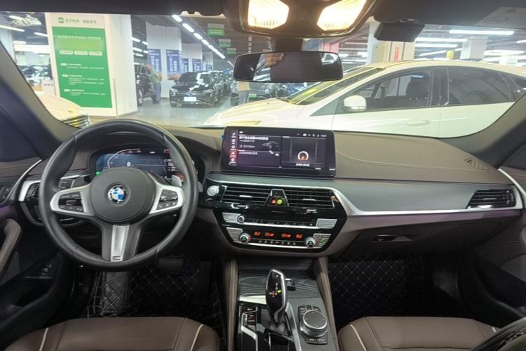 Used BMW 5 Series 2021 530Li Leading Model M Sport Package Center Console