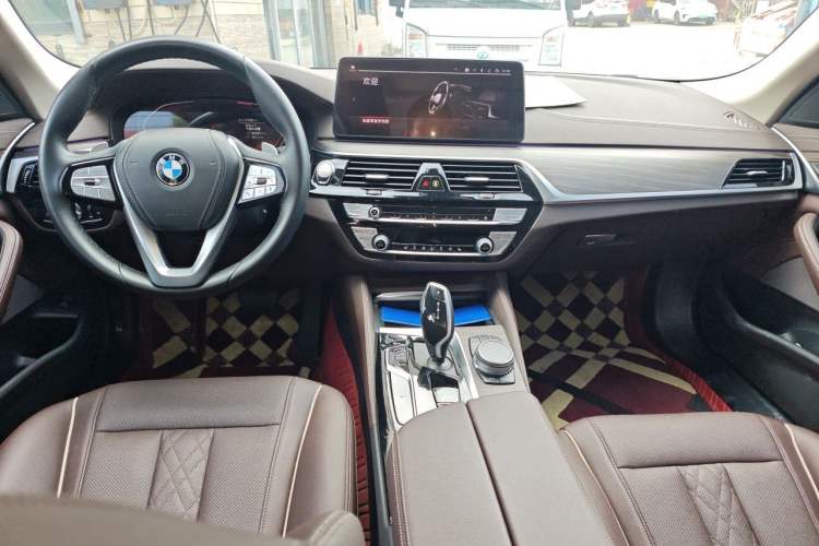 Used BMW 5 Series 2021 530Li Leading Luxury Package Center Console