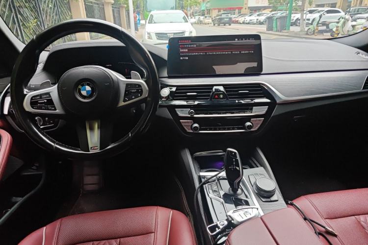 Used BMW 5 Series 2021 530Li Leading Model M Sport Package Center Console