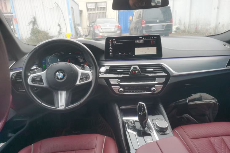 Used BMW 5 Series 2021 Facelifted 530Li Leading Edition M Sport Package Center Console