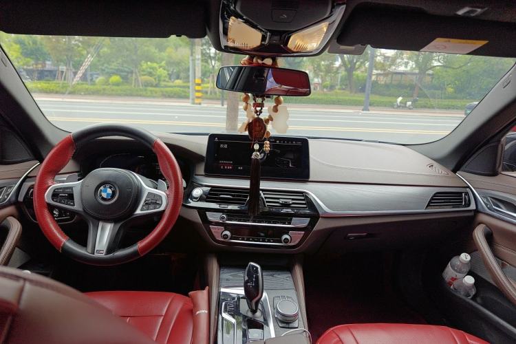 Used BMW 5 Series 2021 Facelifted 530Li Leading Edition M Sport Package Center Console
