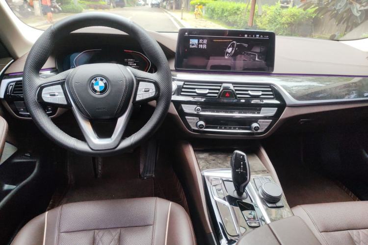 Used BMW 5 Series 2021 525Li Luxury Package Center Console