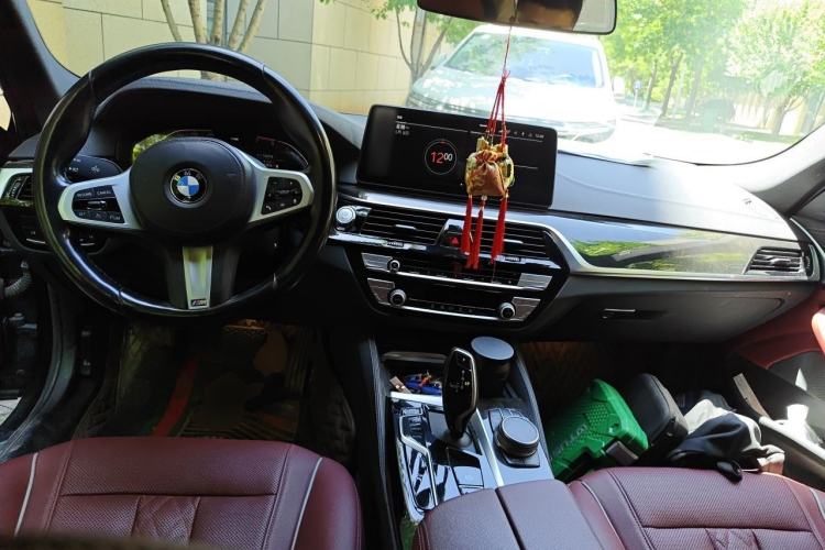 Used BMW 5 Series 2021 Facelifted 525Li M Sport Package Center Console