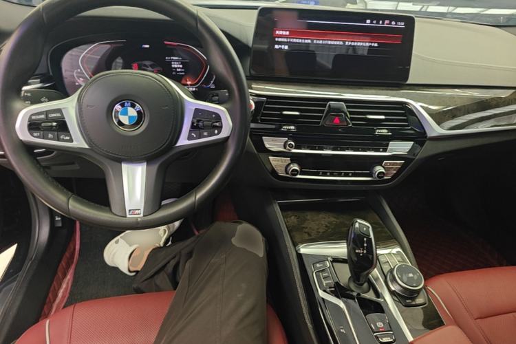 Used BMW 5 Series 2021 Facelifted 525Li M Sport Package Center Console