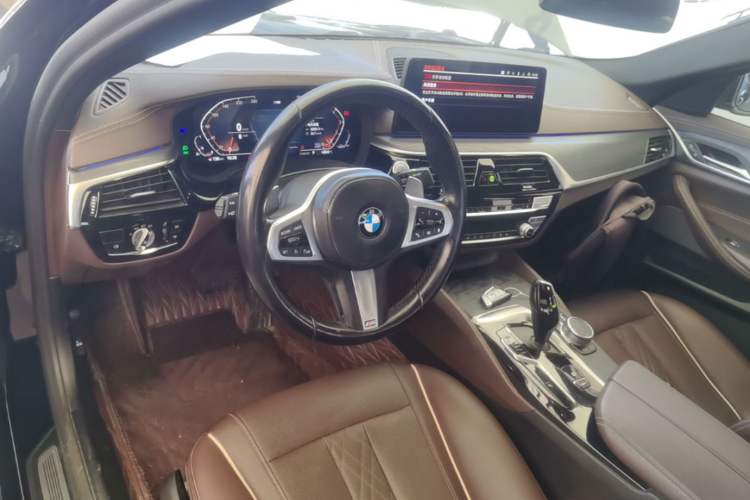 Used BMW 5 Series 2021 530Li Leading Model M Sport Package Center Console