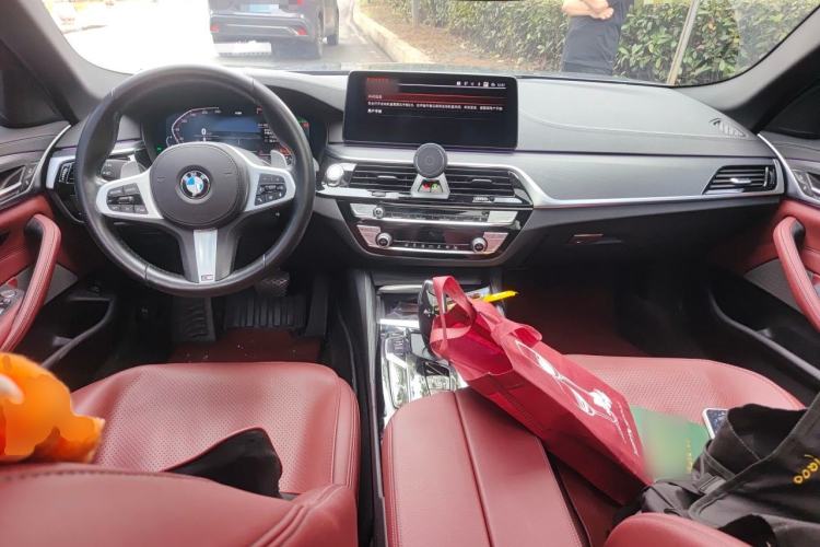Used BMW 5 Series 2021 Facelifted 530Li Leading Edition M Sport Package Center Console