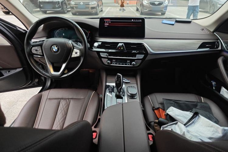 Used BMW 5 Series 2021 Restyled 530Li Leading Edition Luxury Package Center Console