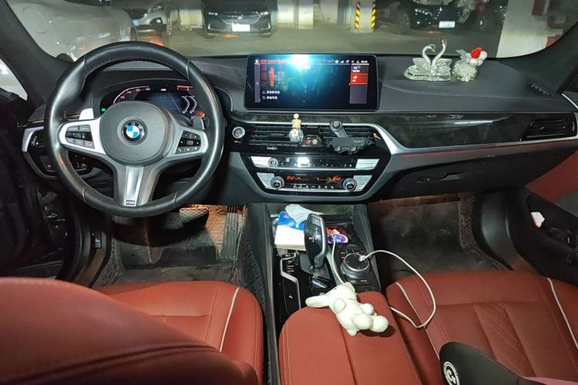 Used BMW 5 Series 2021 530Li Leading Model M Sport Package Center Console