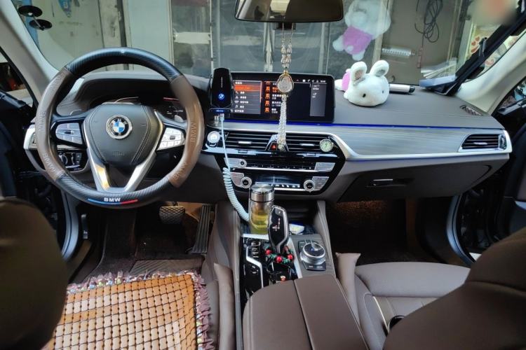 Used BMW 5 Series 2021 Updated 530Li Luxury Package Premium Edition Center Console