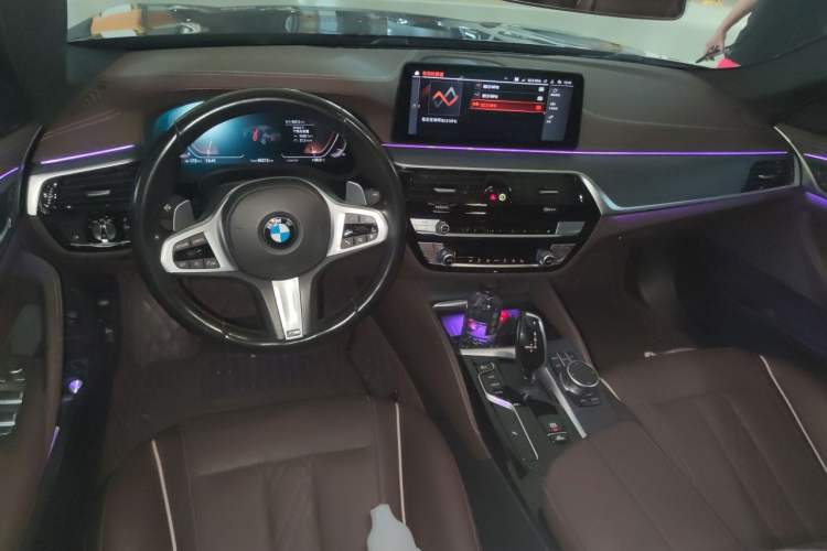 Used BMW 5 Series 2021 530Li Leading Model M Sport Package Center Console