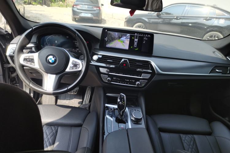 Used BMW 5 Series 2021 525i M Sport Package Center Console