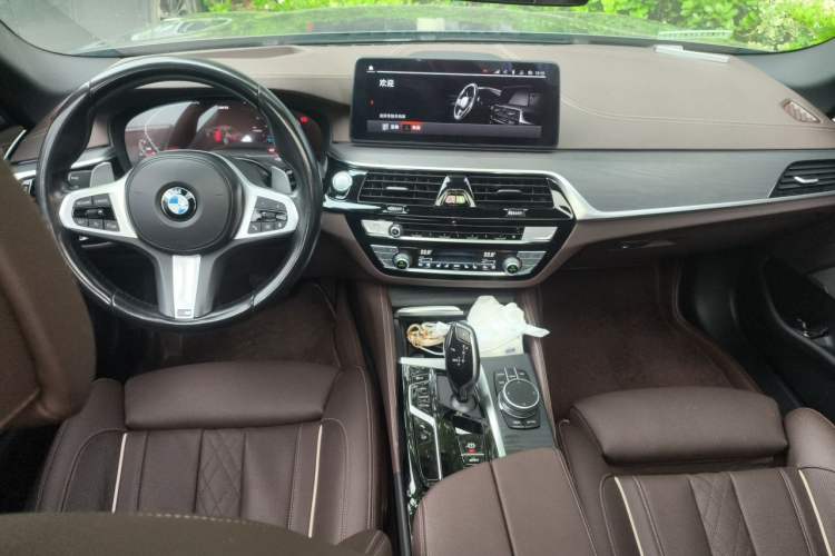 Used BMW 5 Series 2021 530Li Luxury Edition M Sport Package Center Console