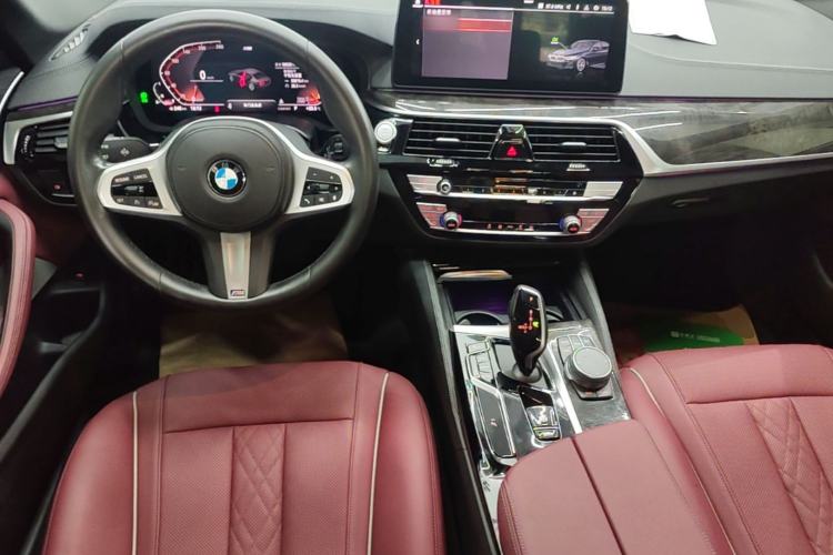 Used BMW 5 Series 2021 Facelifted 525Li M Sport Package Center Console