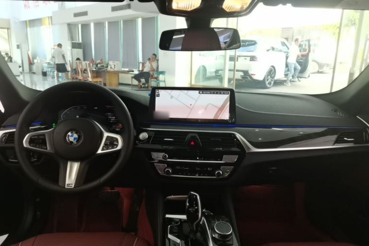 Used BMW 5 Series 2021 Facelifted 525Li M Sport Package Center Console