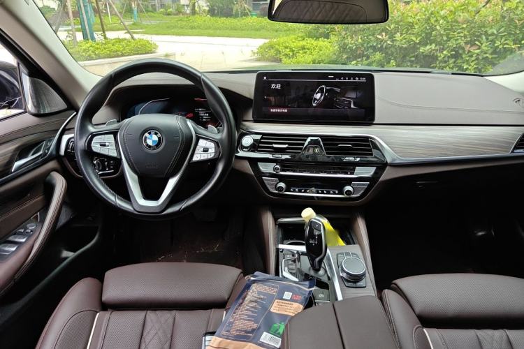 Used BMW 5 Series 2021 530Li Executive Luxury Package Center Console