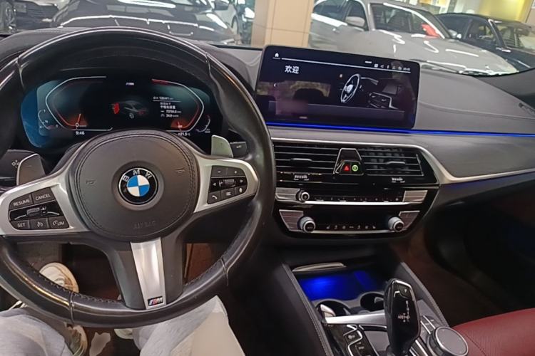 Used BMW 5 Series 2021 530Li Leading Model M Sport Package Center Console
