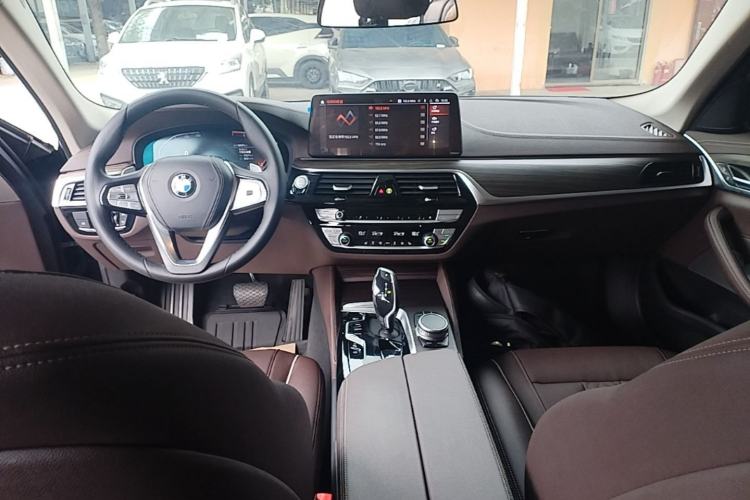 Used BMW 5 Series 2021 530Li Leading Luxury Package Center Console