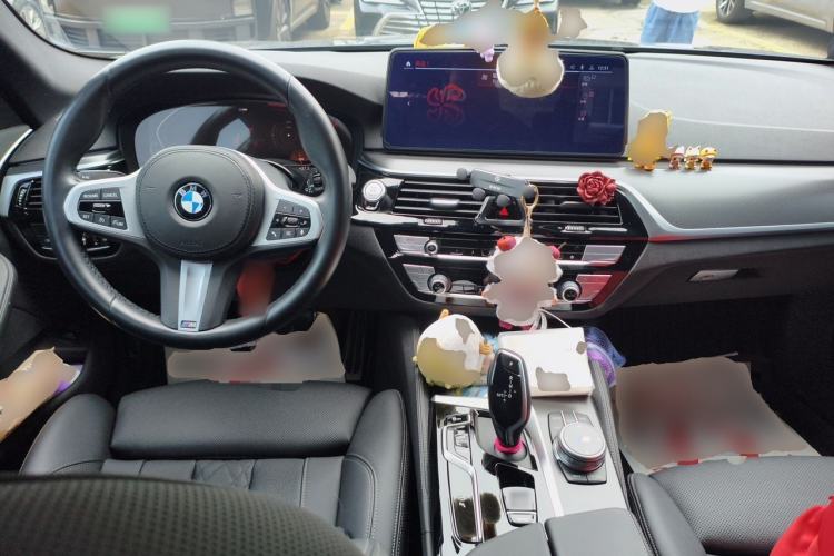 Used BMW 5 Series 2021 525i M Sport Package Center Console