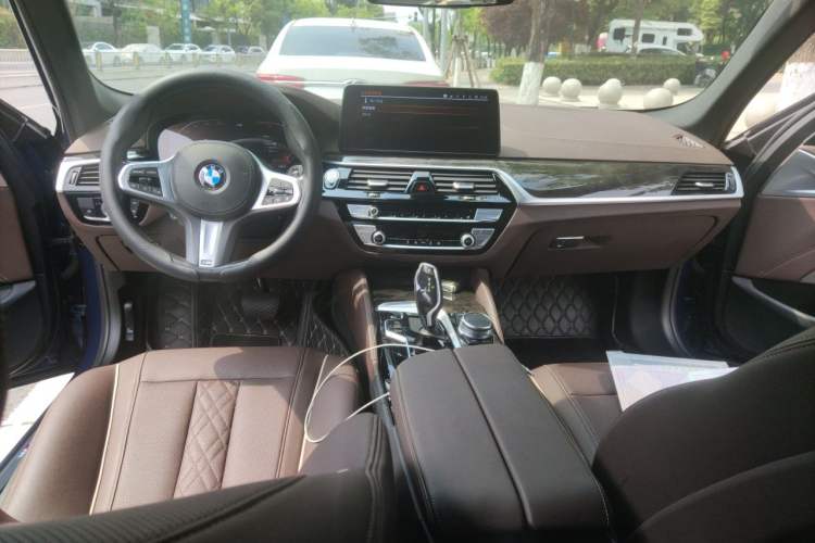 Used BMW 5 Series 2021 525Li M Sport Package Center Console