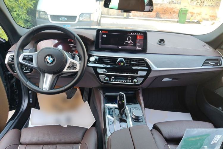 Used BMW 5 Series 2021 530Li Luxury Edition M Sport Package Center Console
