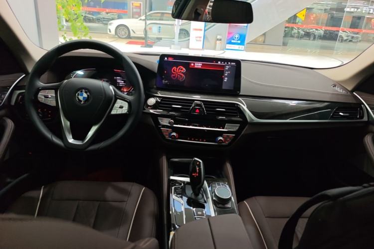 Used BMW 5 Series 2021 525Li Luxury Package Center Console