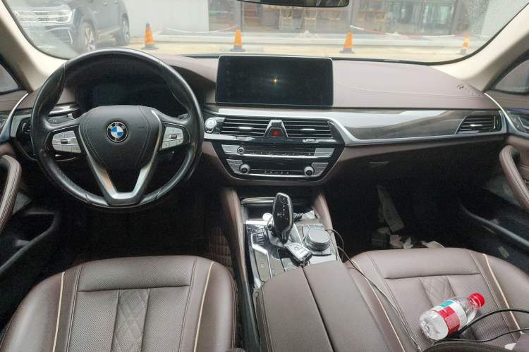 Used BMW 5 Series 2021 Updated Version 525Li Luxury Package Center Console