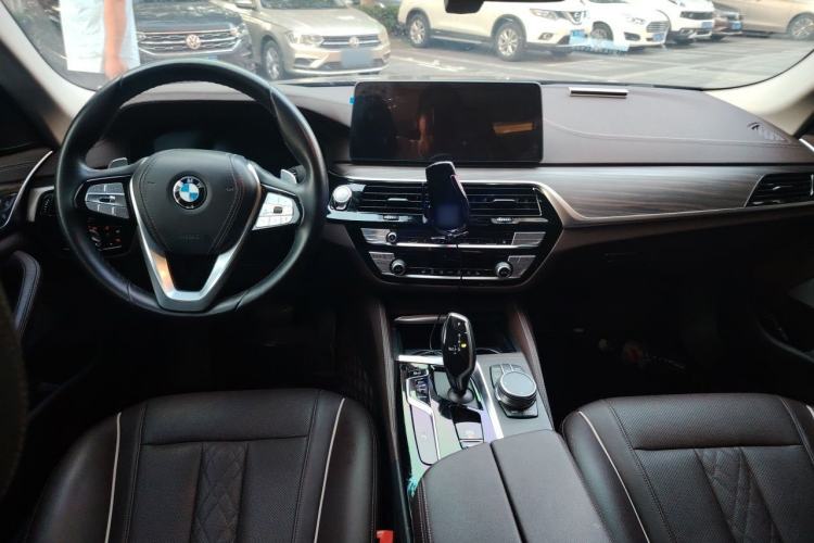 Used BMW 5 Series 2021 Restyled 530Li Leading Edition Luxury Package Center Console