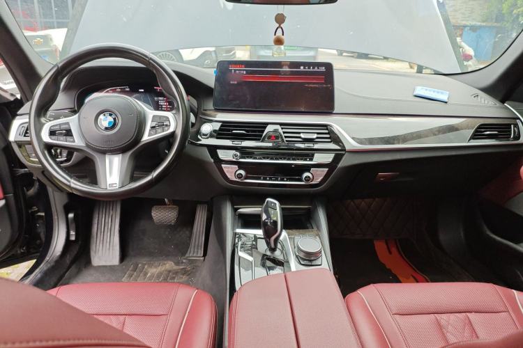 Used BMW 5 Series 2021 Facelifted 525Li M Sport Package Center Console
