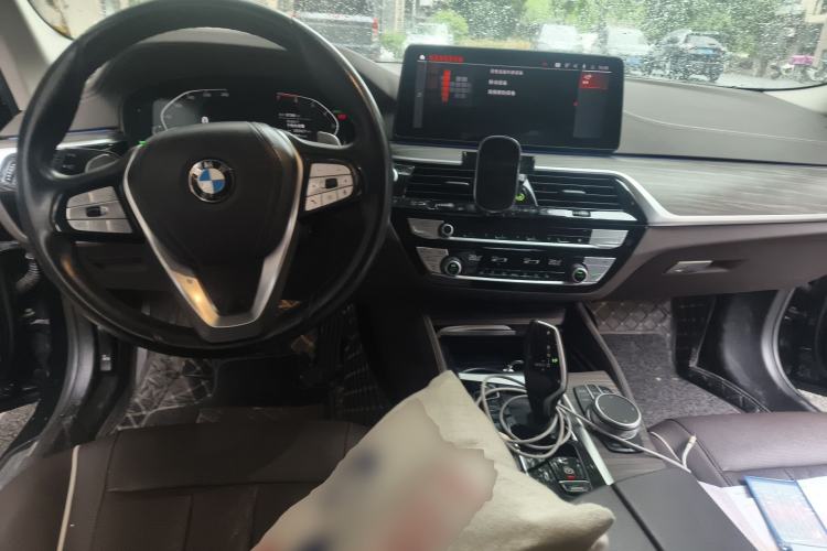 Used BMW 5 Series 2021 Restyled 530Li Leading Edition Luxury Package Center Console