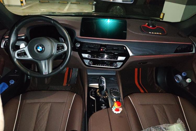 Used BMW 5 Series 2021 Facelifted 530Li Leading Edition M Sport Package Center Console