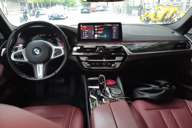 Used BMW 5 Series 2021 530Li Leading Model M Sport Package Center Console