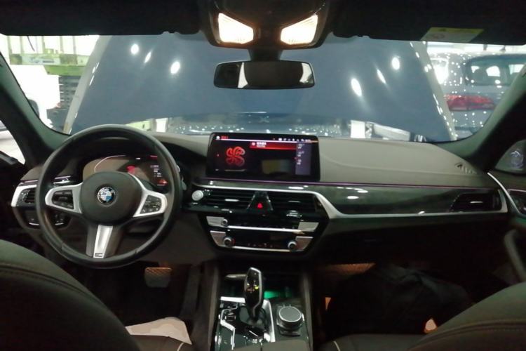 Used BMW 5 Series 2021 Facelifted 525Li M Sport Package Center Console