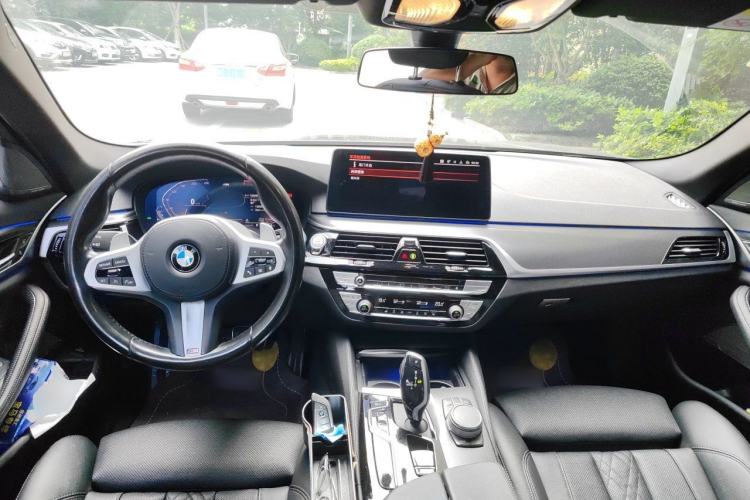 Used BMW 5 Series 2021 530i M Sport Package Center Console