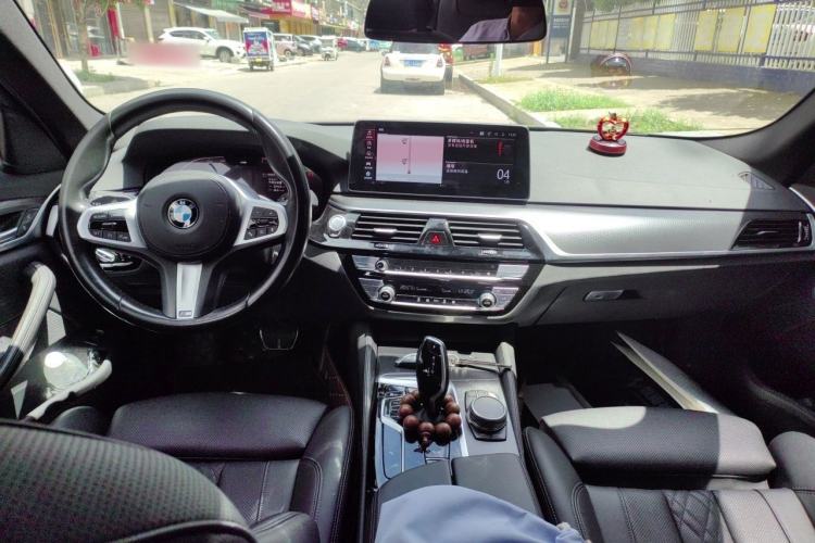 Used BMW 5 Series 2021 525i M Sport Package Center Console