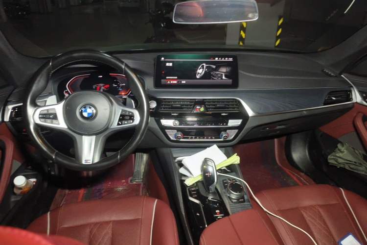 Used BMW 5 Series 2021 530Li Leading Model M Sport Package Center Console