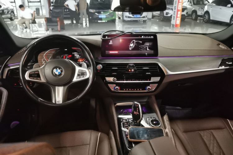 Used BMW 5 Series 2021 530Li Leading Model M Sport Package Center Console