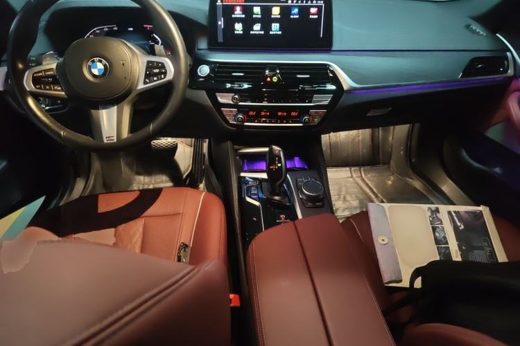 Used BMW 5 Series 2021 530Li Leading Model M Sport Package Center Console