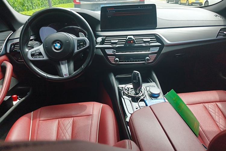 Used BMW 5 Series 2021 Facelifted 530Li Leading Edition M Sport Package Center Console
