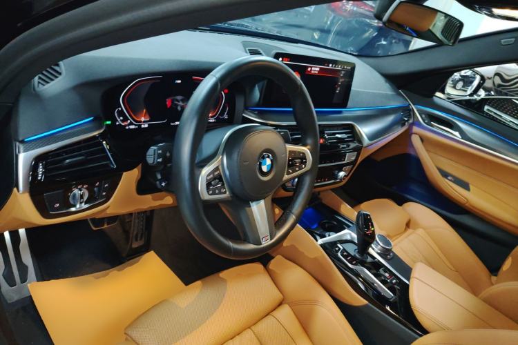Used BMW 5 Series 2021 525i M Sport Package Center Console