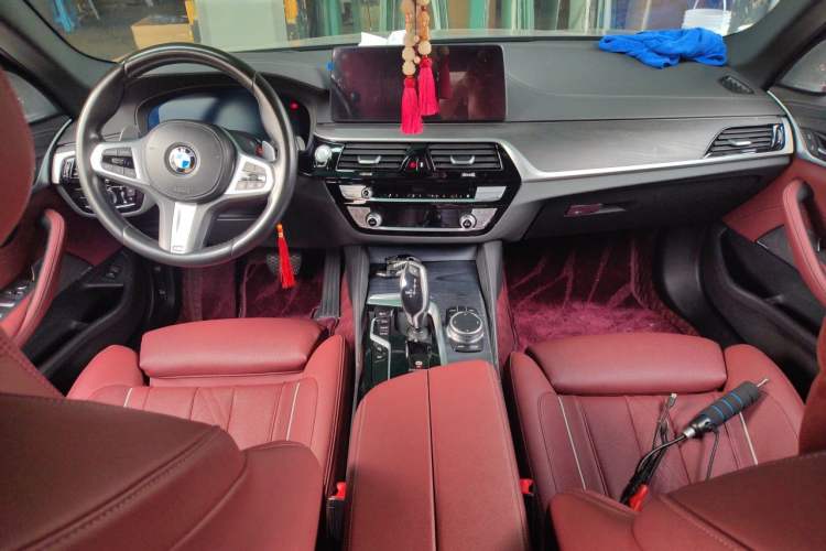 Used BMW 5 Series 2021 530Li Luxury Edition M Sport Package Center Console