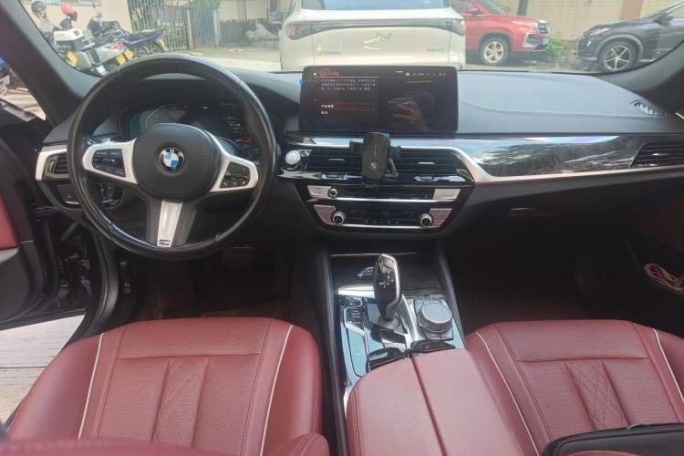 Used BMW 5 Series 2021 Facelifted 525Li M Sport Package Center Console
