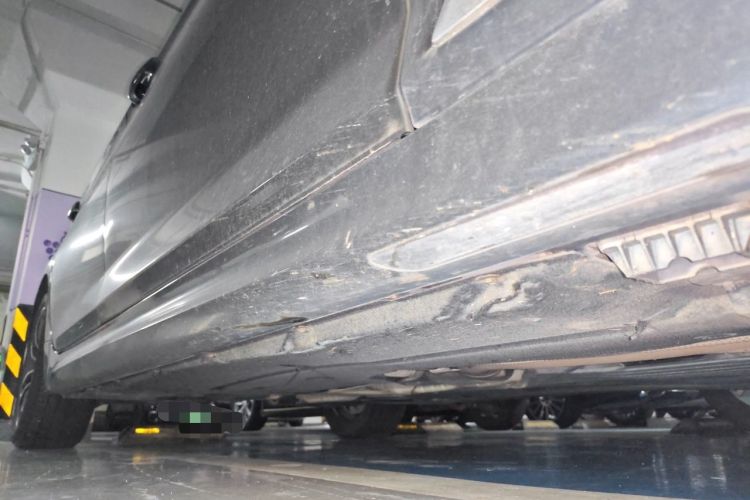 Used BMW 5 Series 2021 525Li M Sport Package Chassis Front Right
