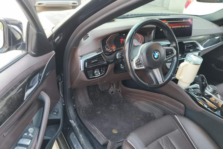 Used BMW 5 Series 2021 525Li M Sport Package Driver Seat