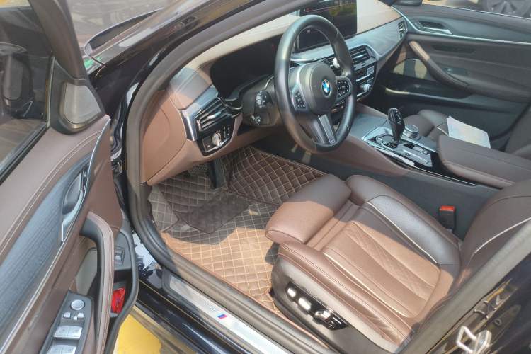 Used BMW 5 Series 2021 530Li Luxury Edition M Sport Package Driver Seat