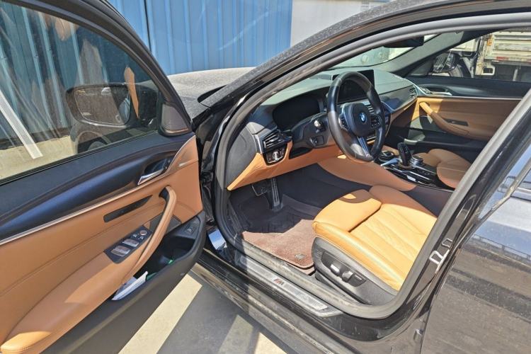 Used BMW 5 Series 2021 530i M Sport Package Driver Seat